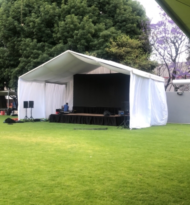  - desfiles de modas, catering y banquetes